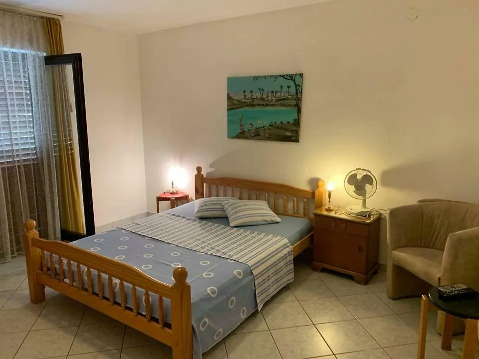 Arthouse Villa Palma Porec 0*,